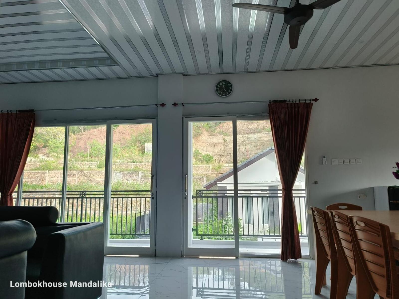 Lombokhouse Mandalika Hotel Kuta  Exterior photo