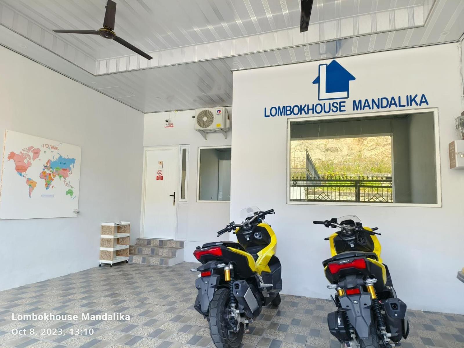 Lombokhouse Mandalika Hotel Kuta  Exterior photo