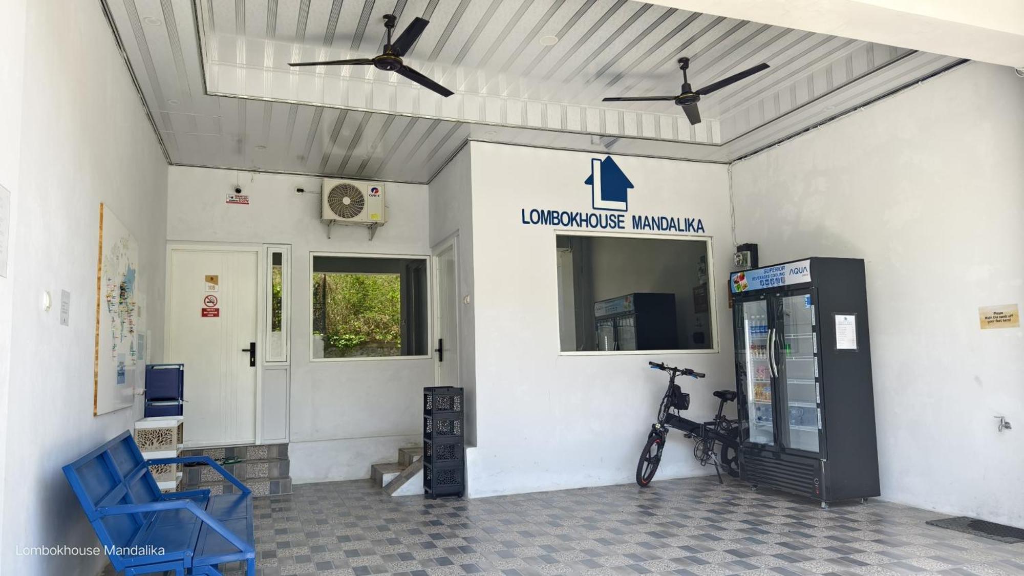 Lombokhouse Mandalika Hotel Kuta  Exterior photo