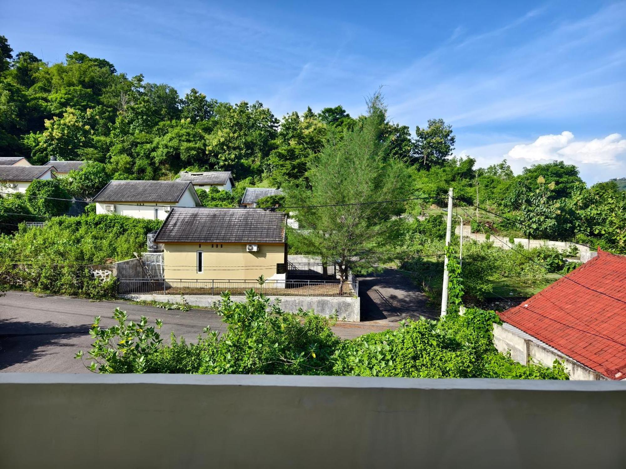 Lombokhouse Mandalika Hotel Kuta  Exterior photo
